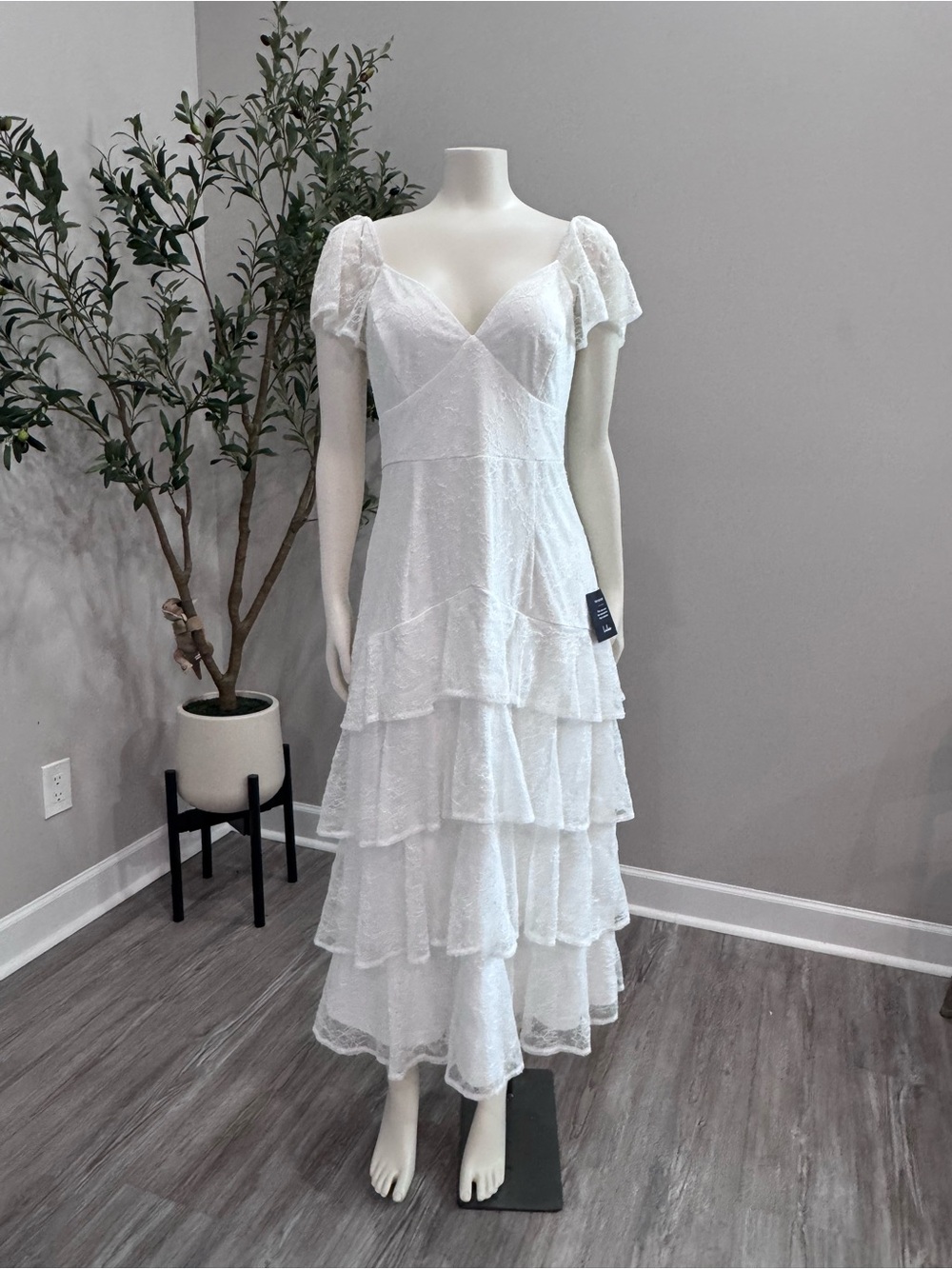 Lulu's White Lace Tiered Maxi with Flutter Sleeves